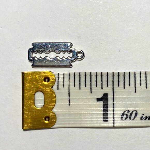Dainty, Faux Razor Blade, Charm & Linked Chain, NEW - Picture 5 of 9